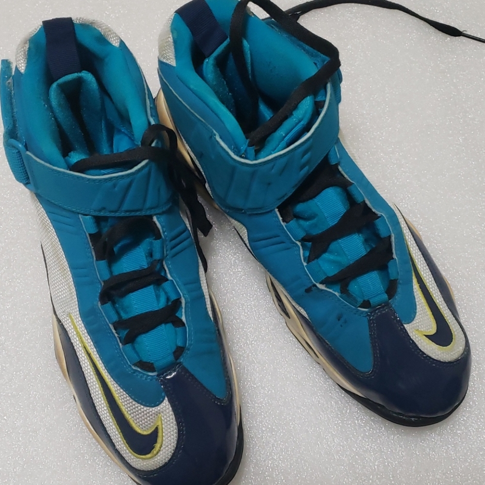 NIKE - Picture 11 of 16